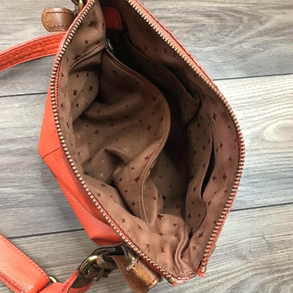 FOSSIL Explorer Crossbody Bag Orange Pebbled Leather Zip Top‎ Purse Pockets FLAW - Picture 14 of 16
